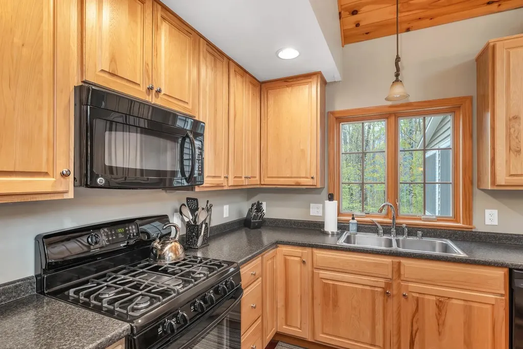 43 Oslo Street Moultonborough NH 03254