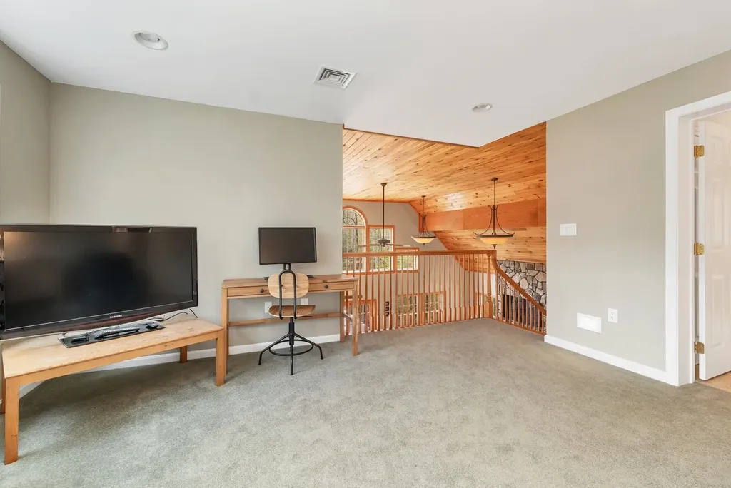 43 Oslo Street Moultonborough NH 03254