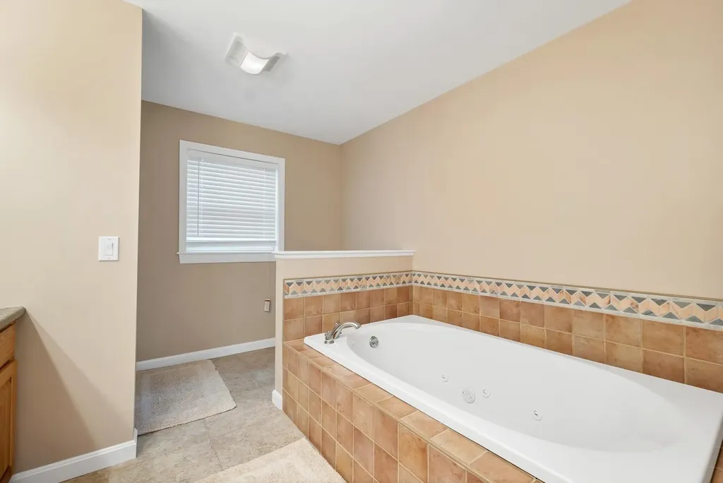 43 Oslo Street Moultonborough NH 03254