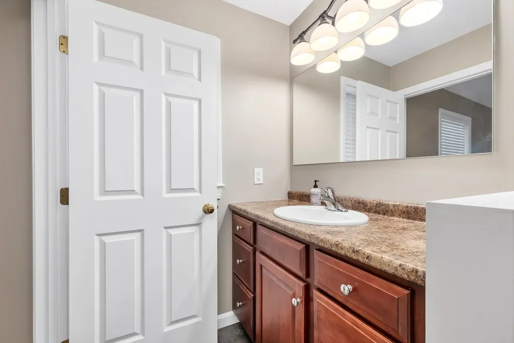43 Oslo Street Moultonborough NH 03254