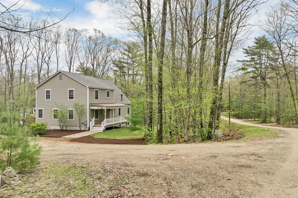 43 Oslo Street Moultonborough NH 03254