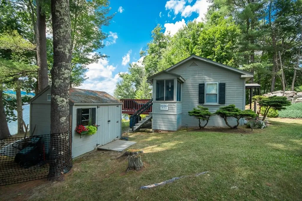 1087 Mayhew Turnpike Bridgewater NH 03222