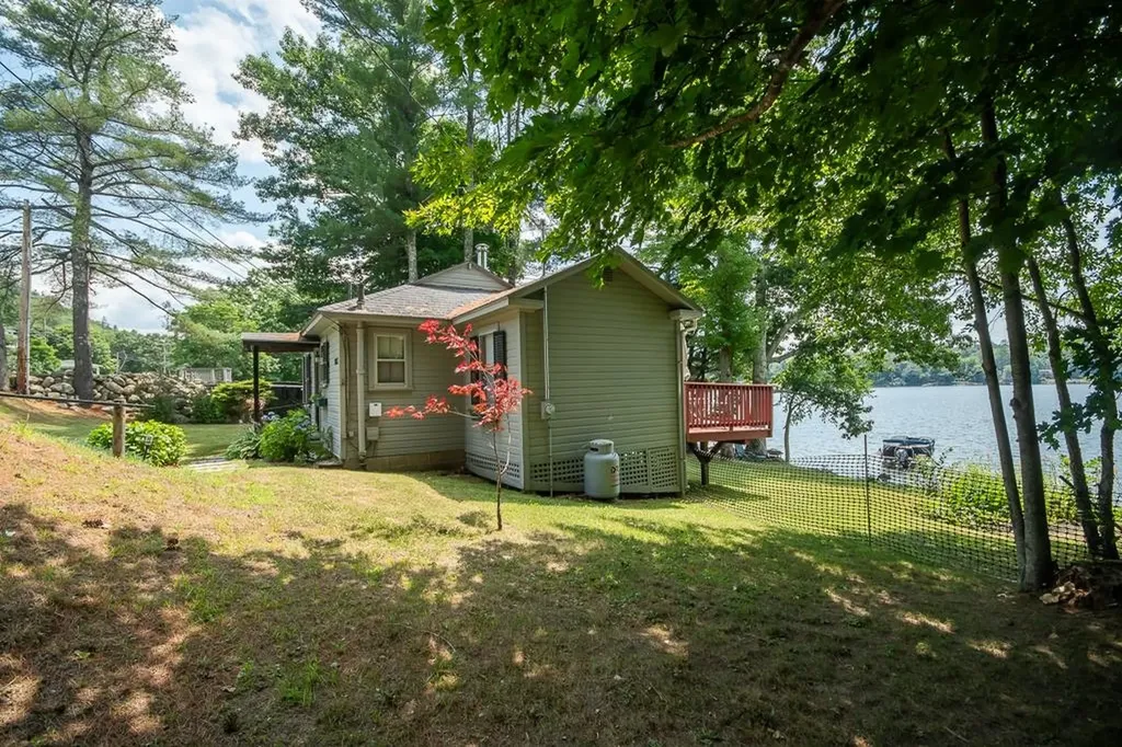 1087 Mayhew Turnpike Bridgewater NH 03222