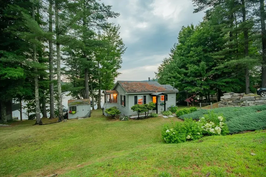 1087 Mayhew Turnpike Bridgewater NH 03222