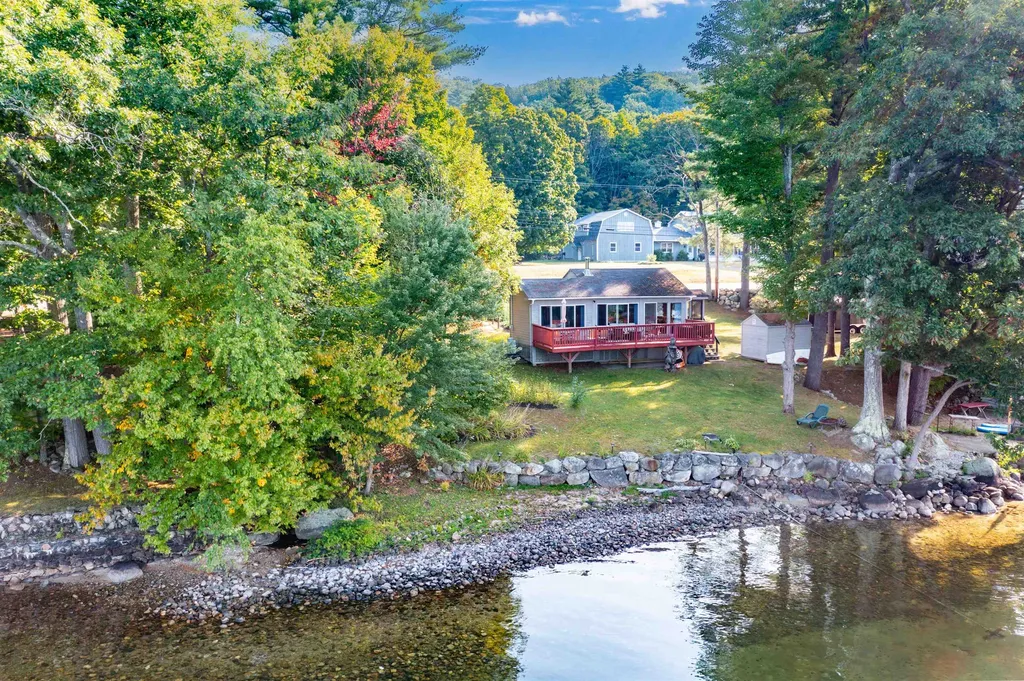 1087 Mayhew Turnpike Bridgewater NH 03222