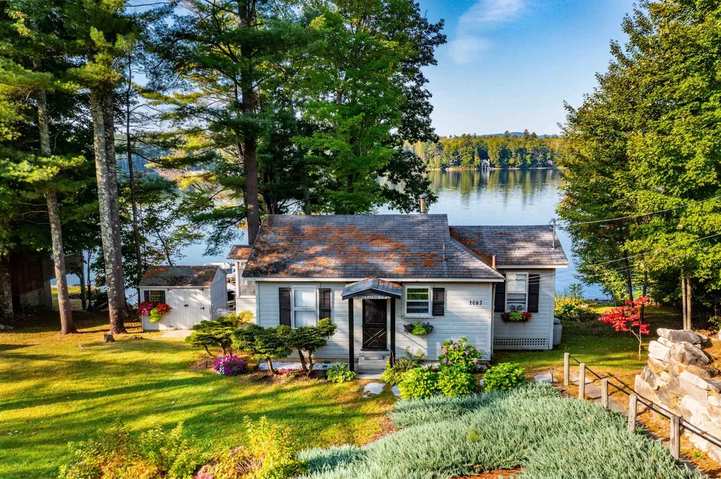 1087 Mayhew Turnpike Bridgewater NH 03222