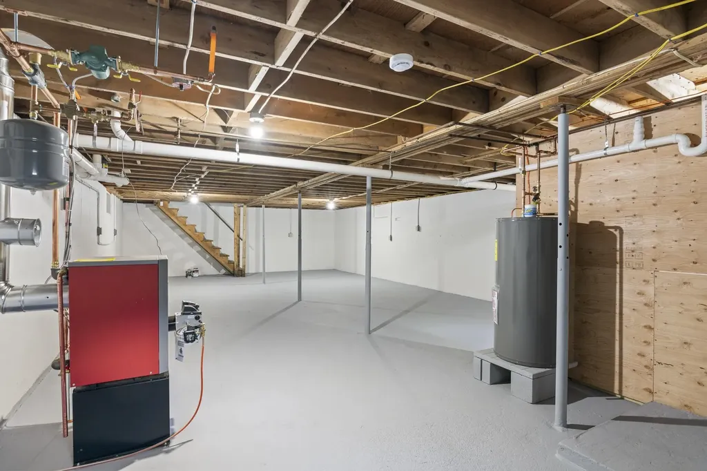 62 Lawton Drive Brattleboro VT 05301