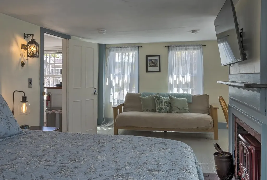 72 School Street Keene NH 03431