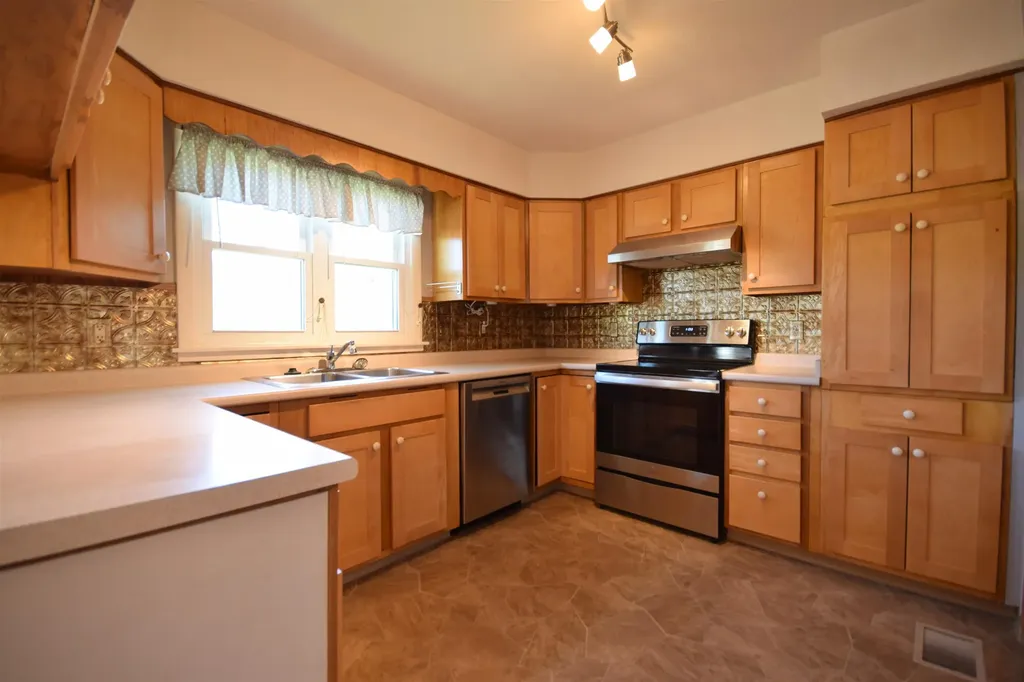 2 Dartmouth Street Rutland City VT 05701