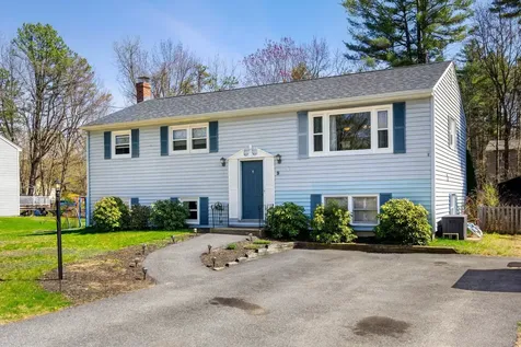 9 Carriage Lane Merrimack NH 03054