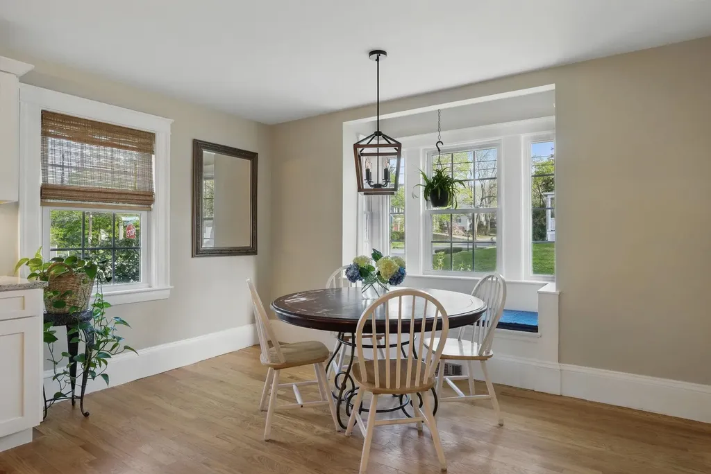 52 Courtland Street Nashua NH 03064