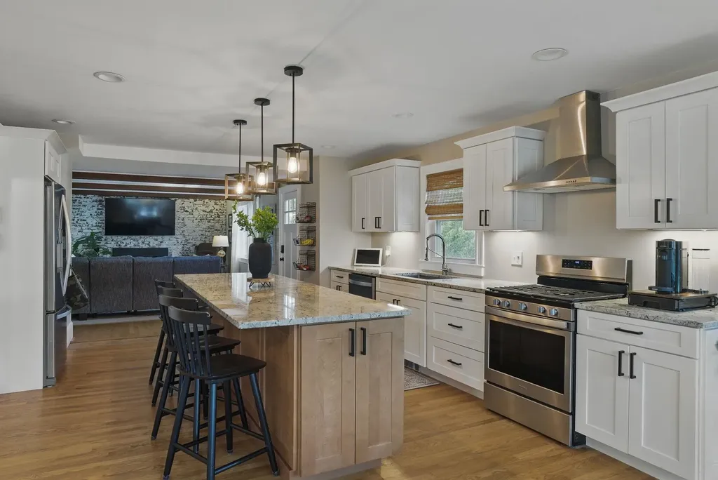 52 Courtland Street Nashua NH 03064