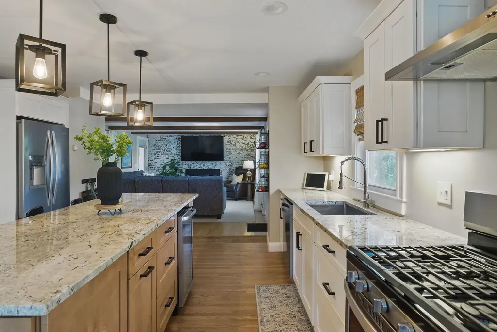 52 Courtland Street Nashua NH 03064