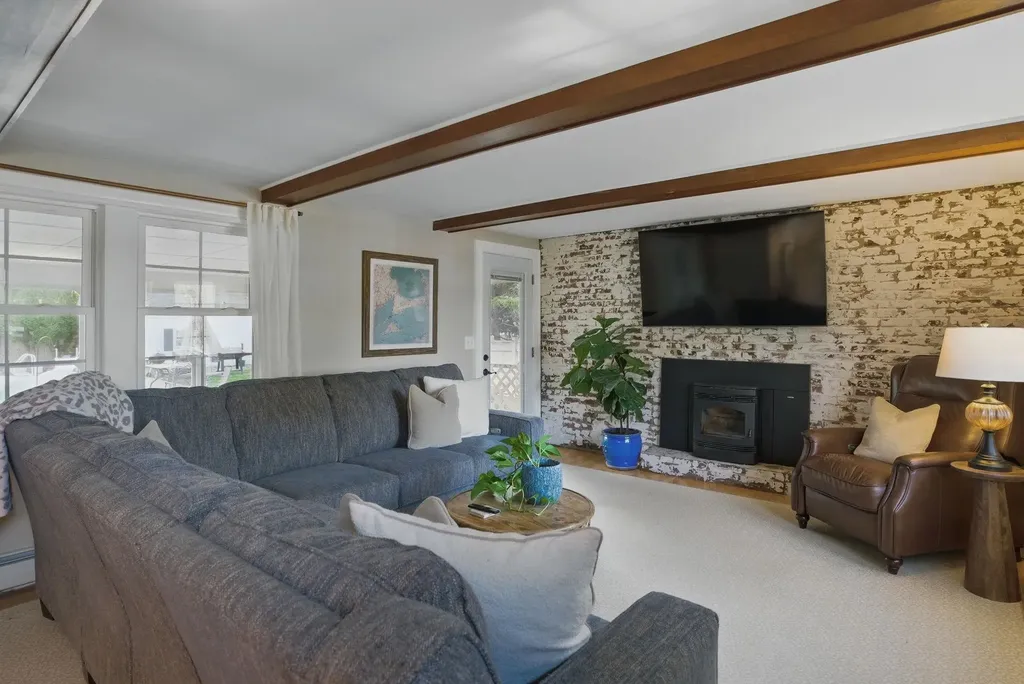 52 Courtland Street Nashua NH 03064