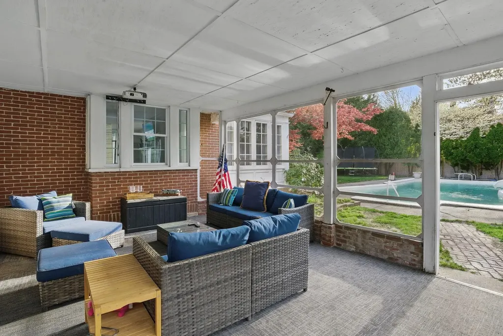 52 Courtland Street Nashua NH 03064