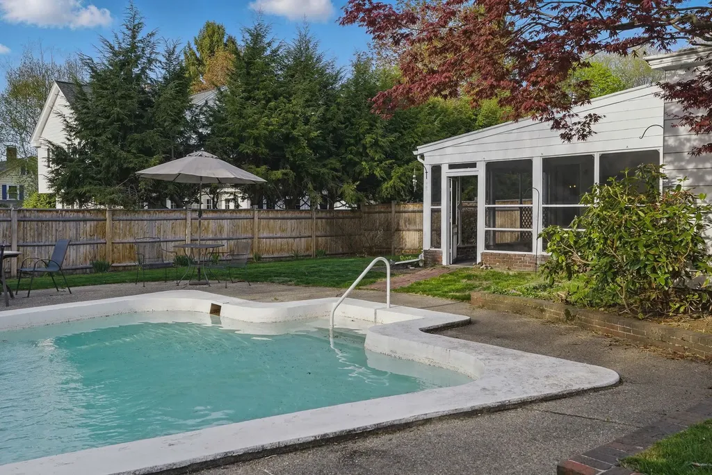 52 Courtland Street Nashua NH 03064