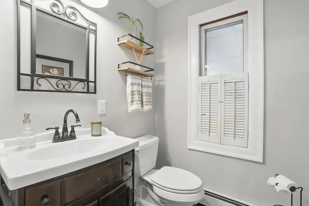 52 Courtland Street Nashua NH 03064