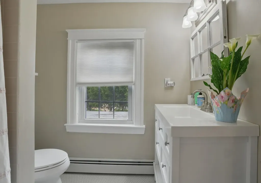 52 Courtland Street Nashua NH 03064