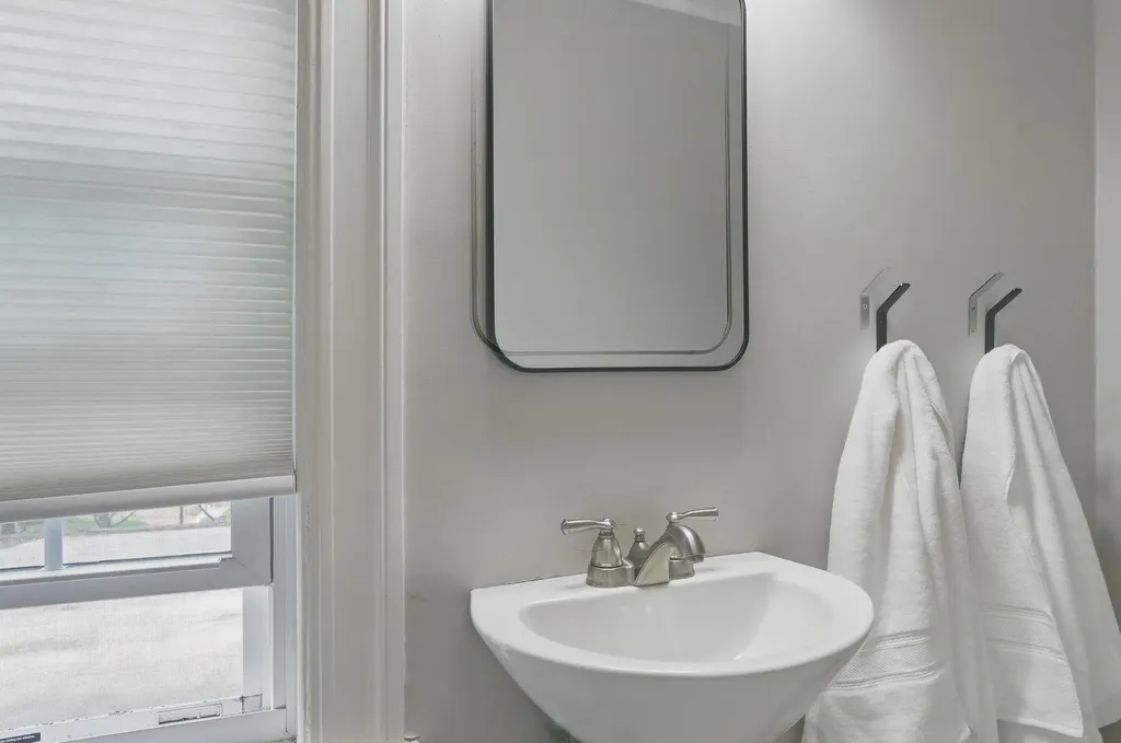 52 Courtland Street Nashua NH 03064