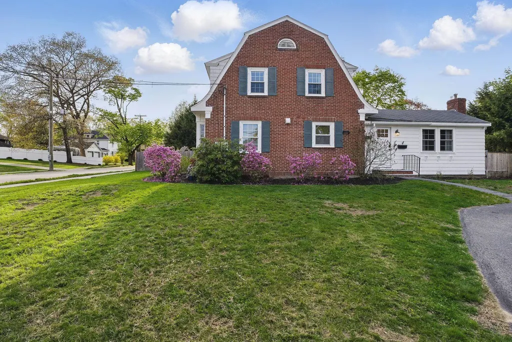52 Courtland Street Nashua NH 03064