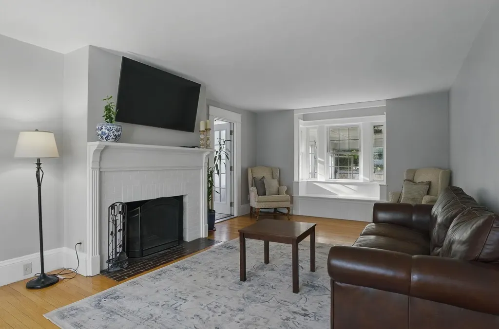 52 Courtland Street Nashua NH 03064