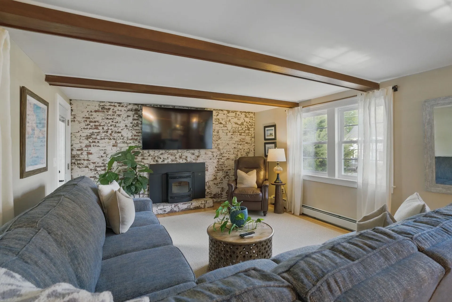 52 Courtland Street Nashua NH 03064