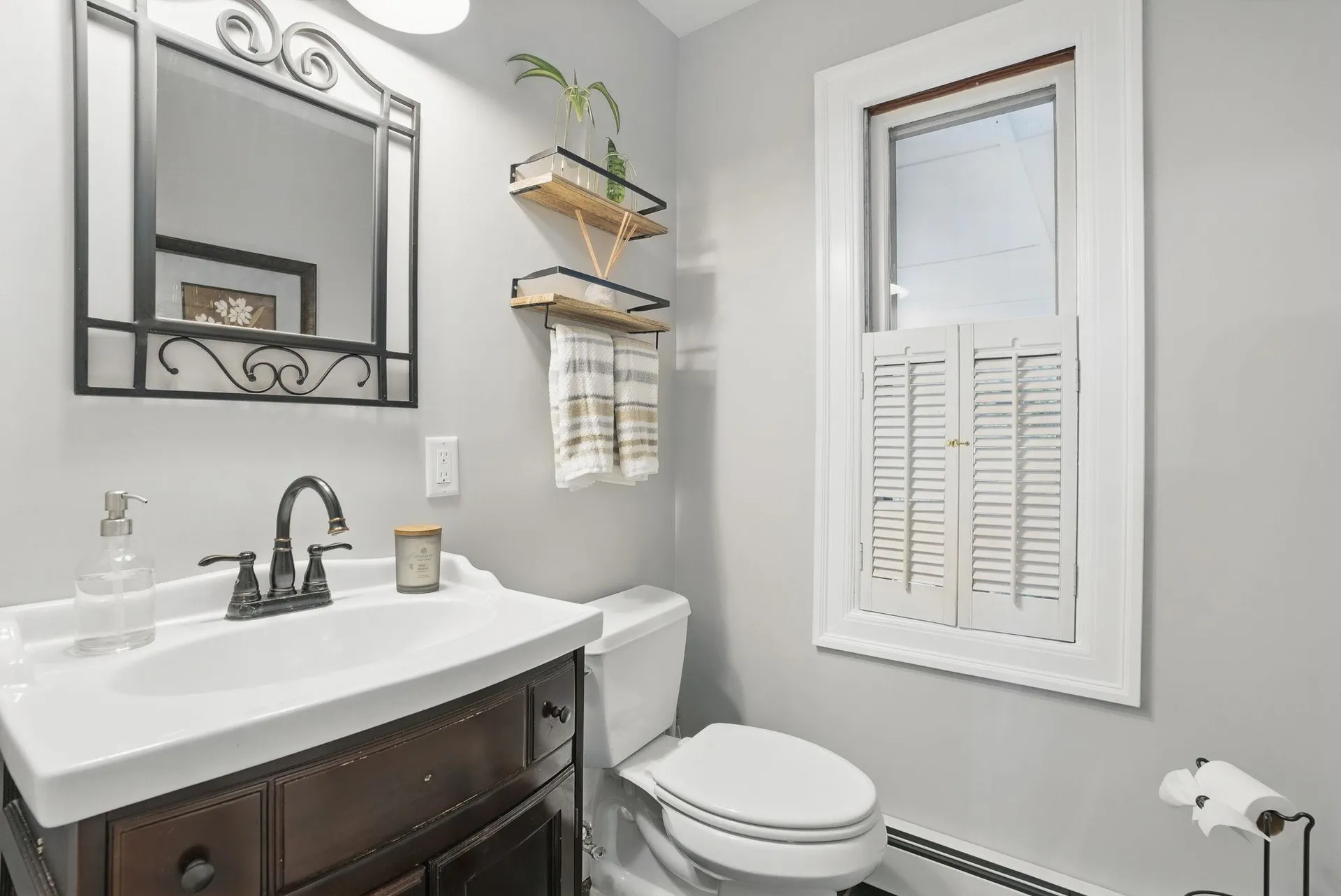 52 Courtland Street Nashua NH 03064