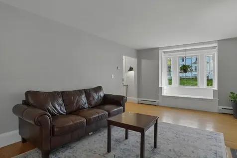 52 Courtland Street Nashua NH 03064