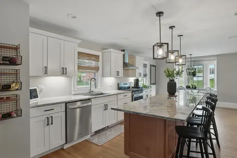 52 Courtland Street Nashua NH 03064