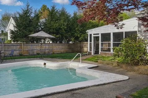 52 Courtland Street Nashua NH 03064