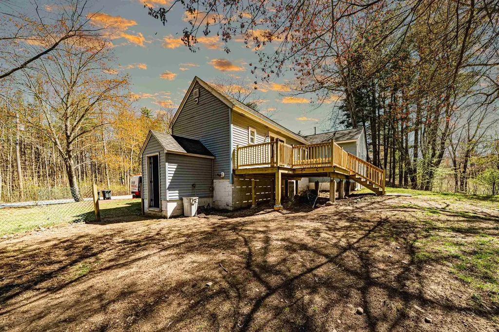 37 Lisa Avenue Raymond NH 03077