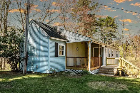 37 Lisa Avenue Raymond NH 03077