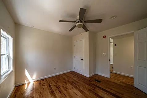 37 Lisa Avenue Raymond NH 03077