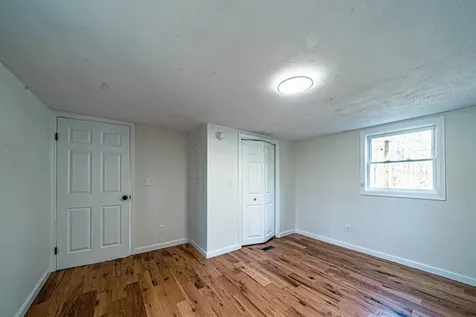 37 Lisa Avenue Raymond NH 03077