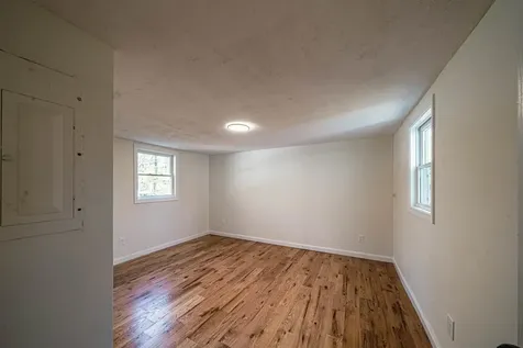 37 Lisa Avenue Raymond NH 03077