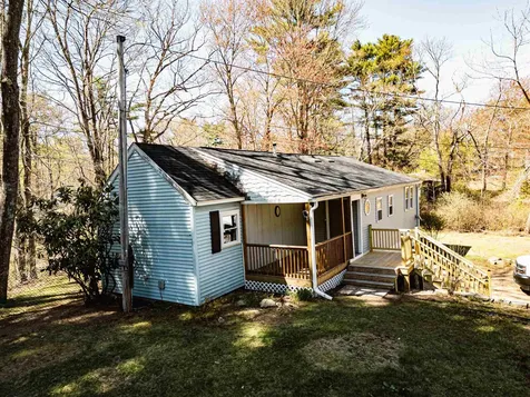 37 Lisa Avenue Raymond NH 03077