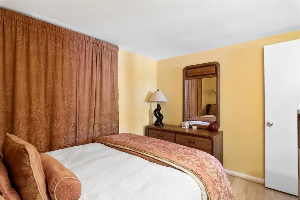 8577 Vt Route 30 Jamaica VT 05343