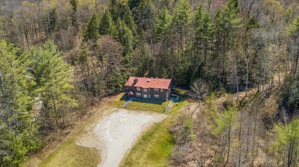 8577 Vt Route 30 Jamaica VT 05343