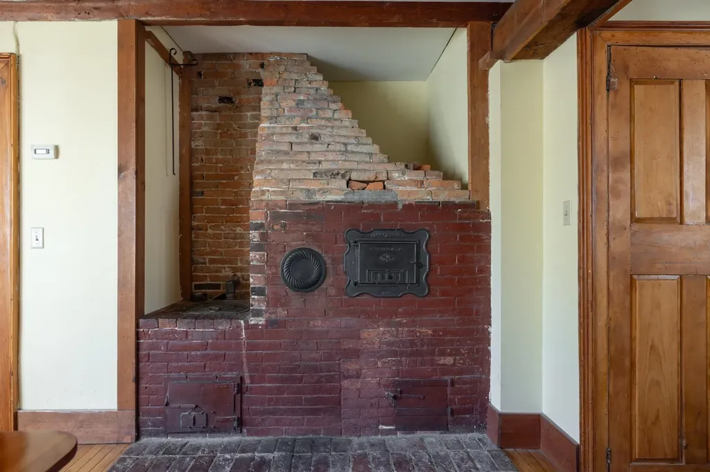 1003 School Street Dunbarton NH 03046