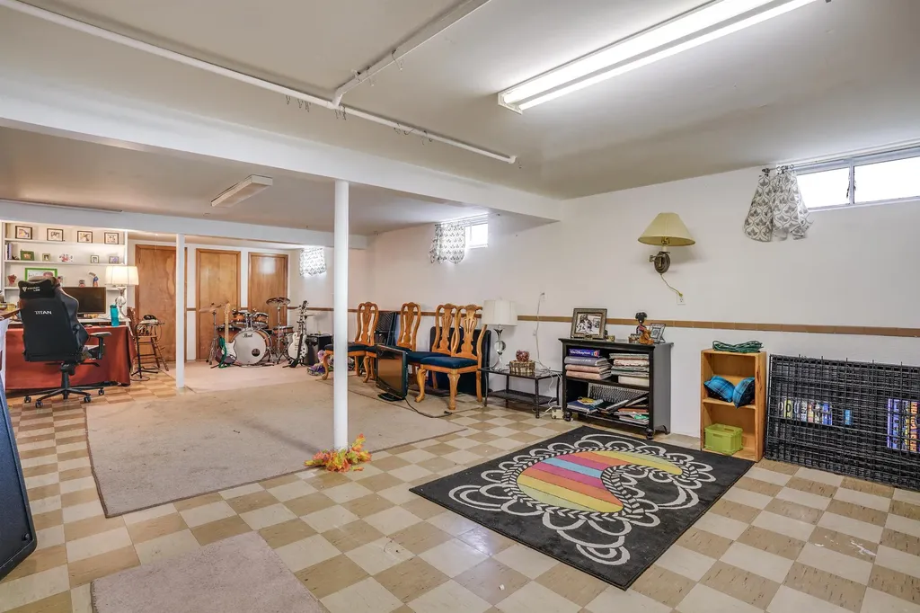 18 Hatch Street Nashua NH 03060