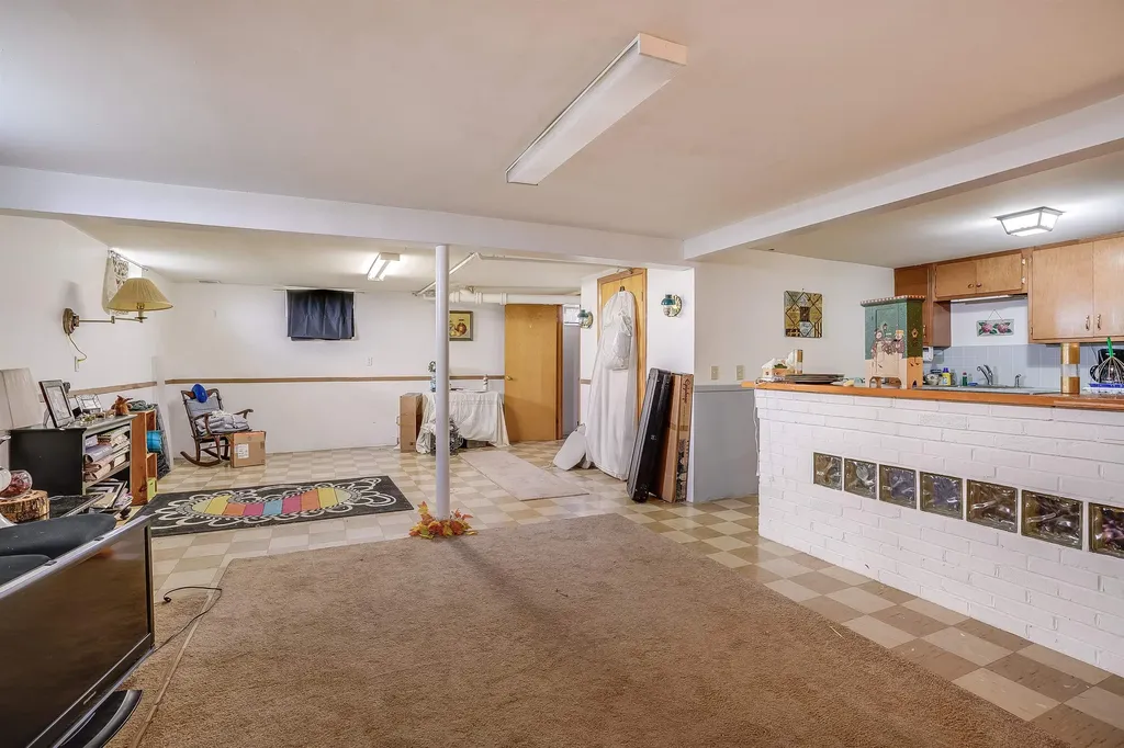 18 Hatch Street Nashua NH 03060
