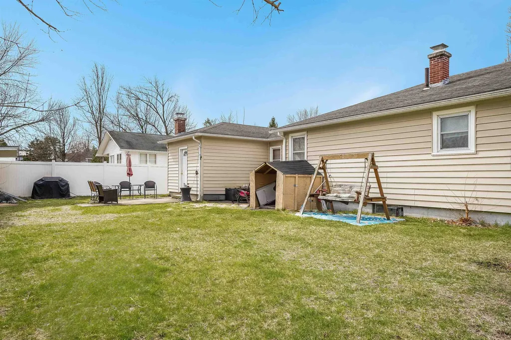 18 Hatch Street Nashua NH 03060