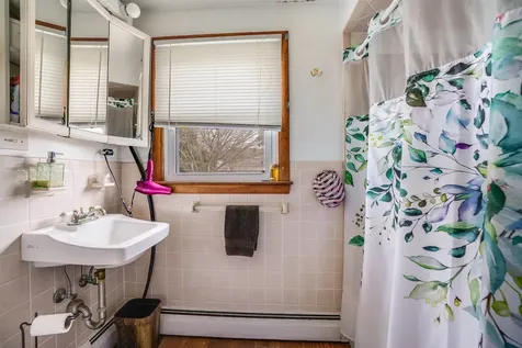 18 Hatch Street Nashua NH 03060