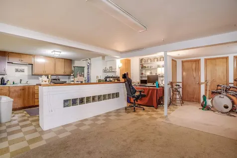 18 Hatch Street Nashua NH 03060