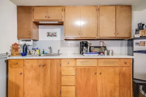 18 Hatch Street Nashua NH 03060