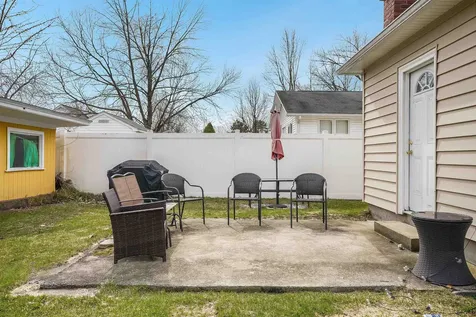 18 Hatch Street Nashua NH 03060