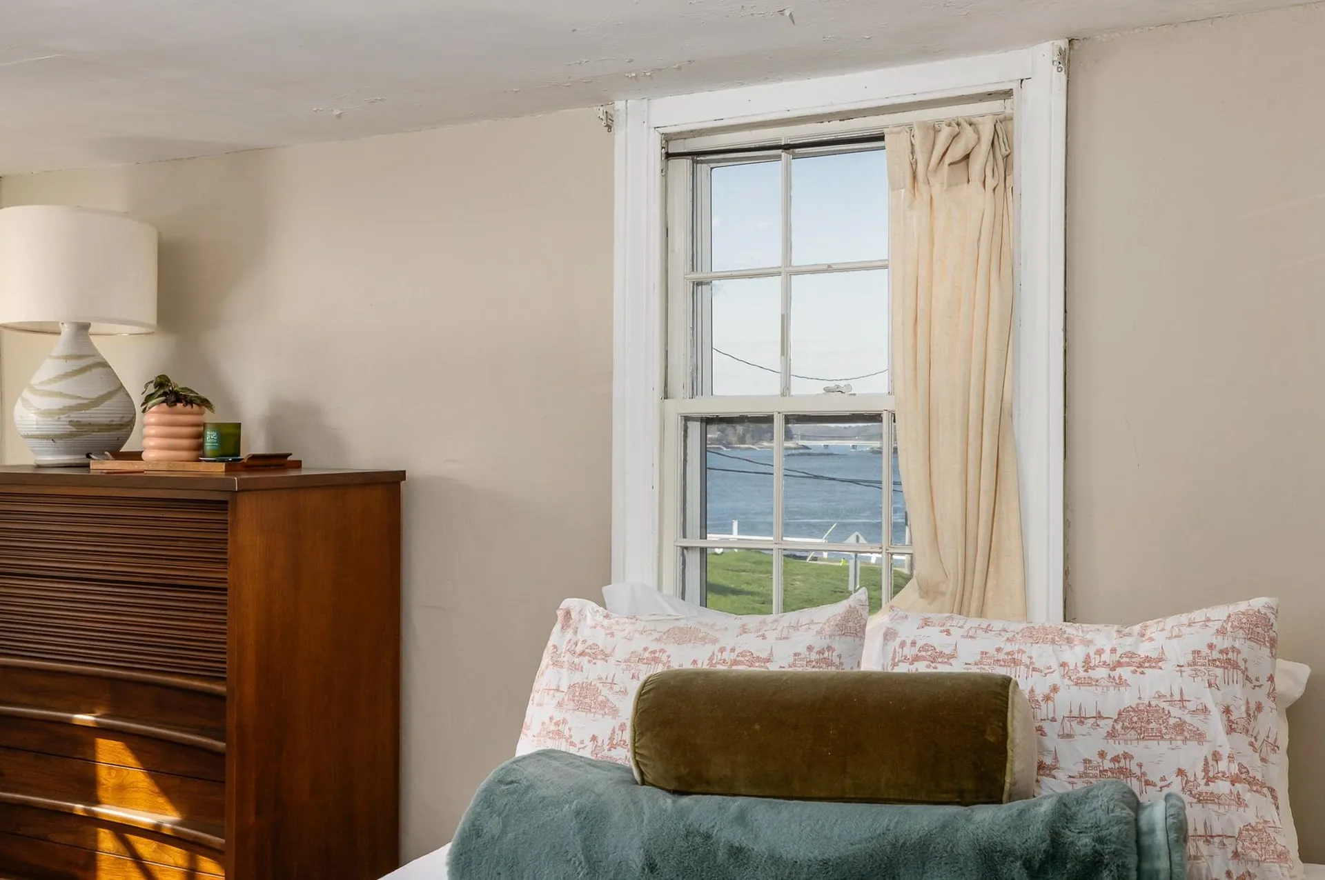 17 Elm Court New Castle NH 03854