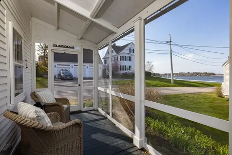 17 Elm Court New Castle NH 03854