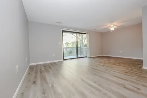 47 Dogwood Drive Nashua NH 03062-4403