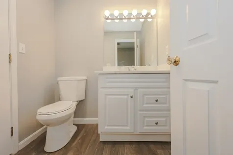 47 Dogwood Drive Nashua NH 03062-4403